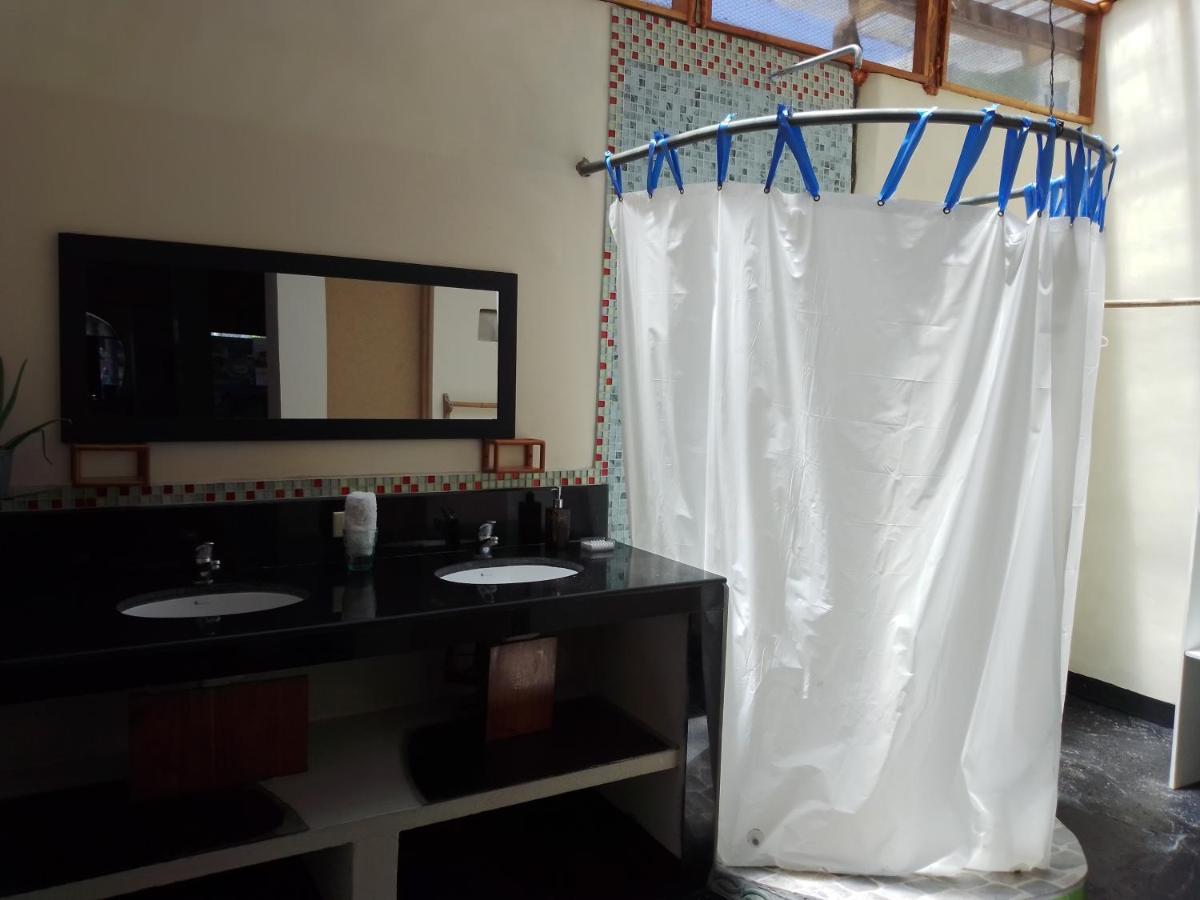 Cozy Hosting Galapagos Apartman Puerto Ayora  Kültér fotó