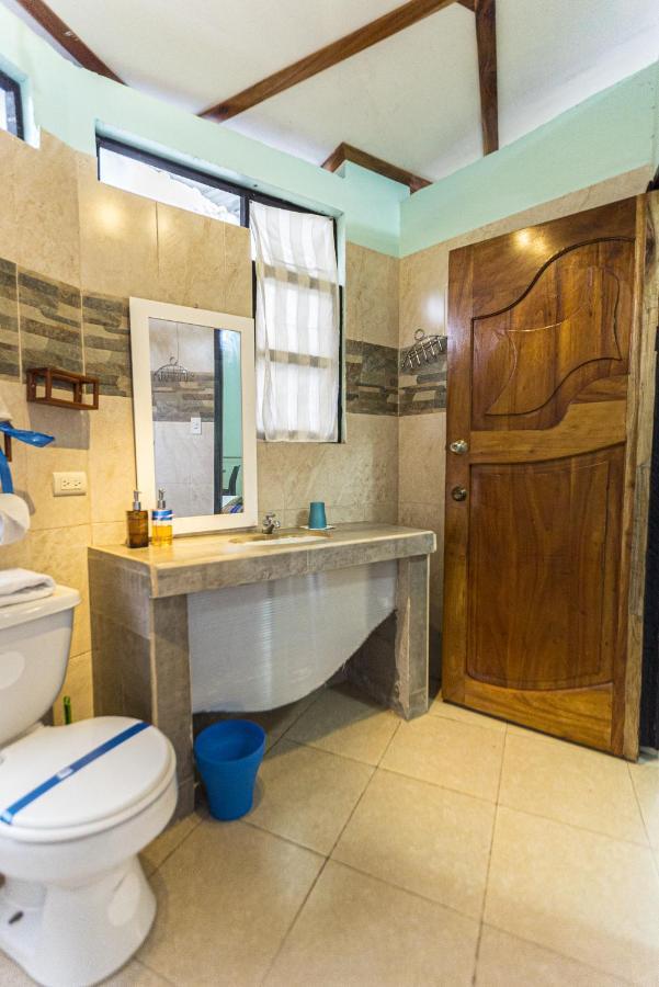 Cozy Hosting Galapagos Apartman Puerto Ayora  Kültér fotó